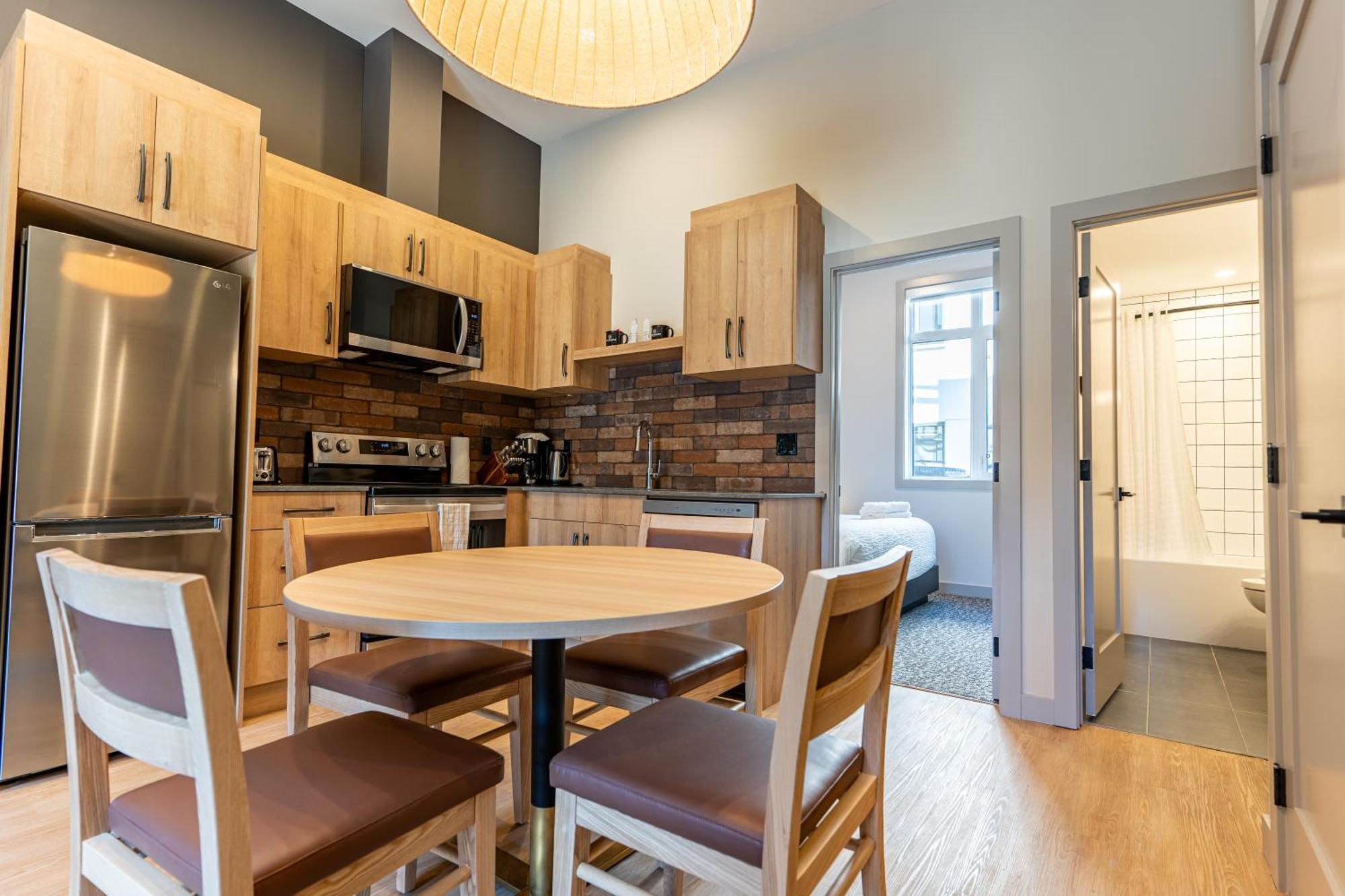 Basecamp Suites Revelstoke Ruang foto