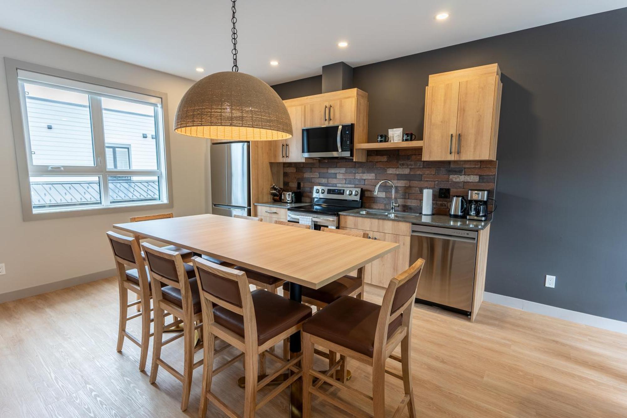 Basecamp Suites Revelstoke Ruang foto