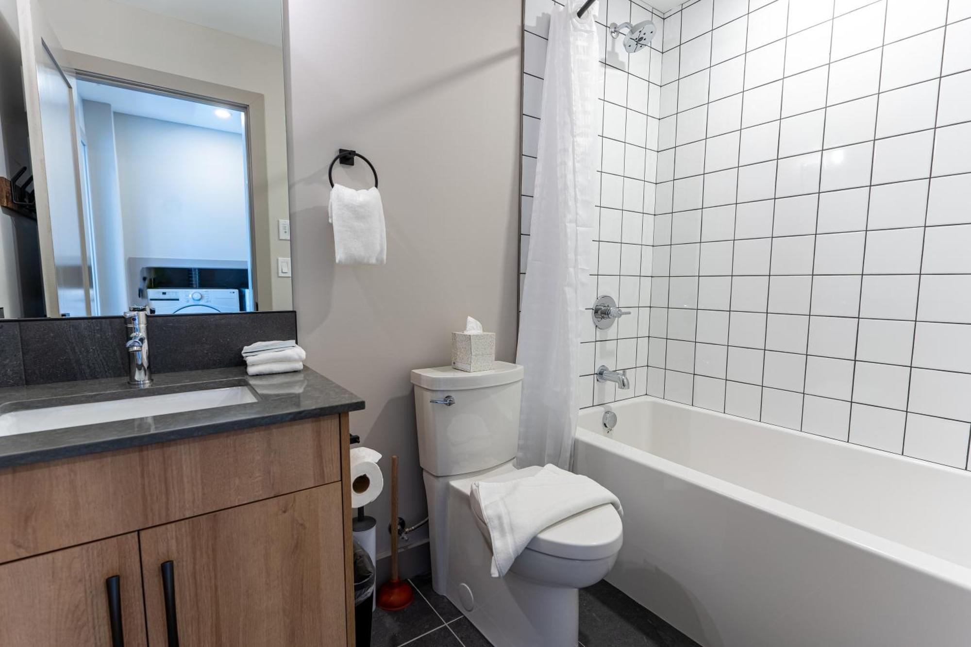 Basecamp Suites Revelstoke Ruang foto