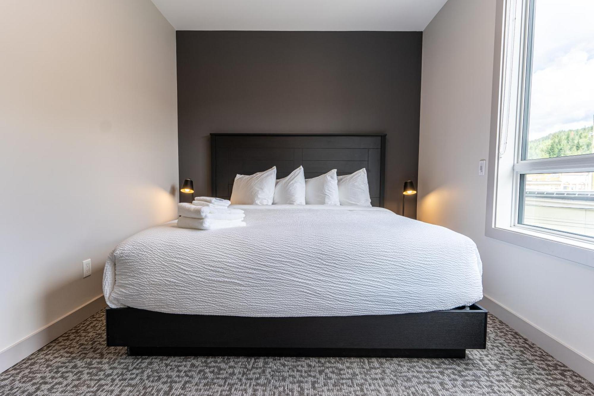 Basecamp Suites Revelstoke Ruang foto