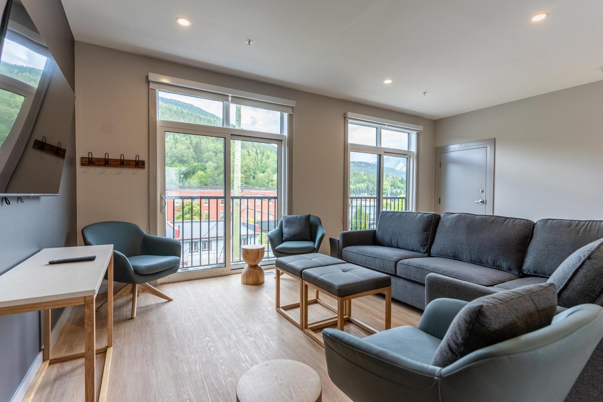 Basecamp Suites Revelstoke Bagian luar foto